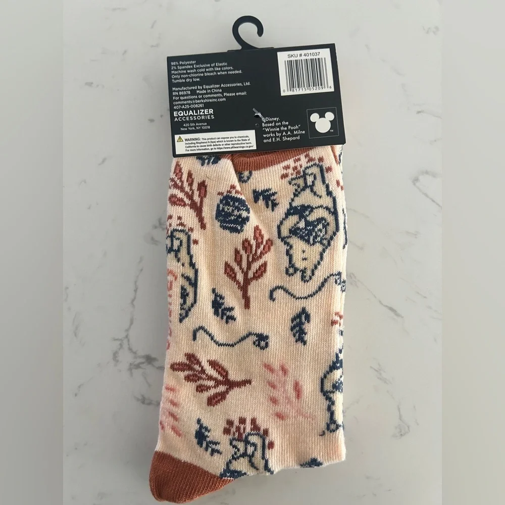Disney Winnie the Pooh Crew Socks (Size 9-13), Unisex - NWT